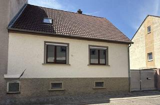 Einfamilienhaus kaufen in 76707 Hambrücken, Hambrücken - Charmantes Einfamilienhaus mit 2 Garagen, Nebengebäuden, schönem Hof und Garten