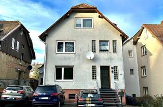 Haus kaufen in 36251 Bad Hersfeld, Bad Hersfeld - Dreifamilienhaus, Stadtnah, zwei Wohnungen frei.
