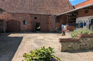 Haus kaufen in 38489 Beetzendorf, Beetzendorf - ResthofVierseitenhofHofstelle zu verkaufen
