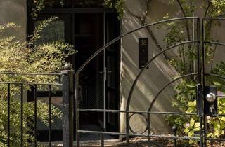Loft kaufen in 65812 Bad Soden, Luxus-Loft im renommierten Hundertwasserhaus inkl. Designer-Möbel, Kunst und großer Sonnenterrasse