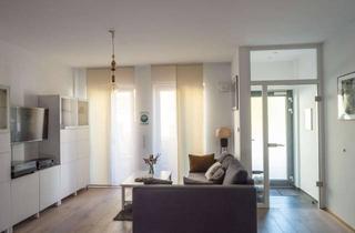 Wohnung kaufen in Siegfriedstraße 27, 86152 Innenstadt, Ideal für München Pendler: Schöne 2-Zimmer-EG Wohnung mit Terrasse und EBK in Augsburg