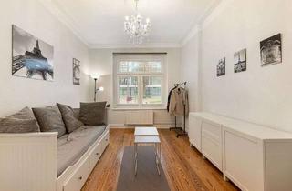 Wohnung kaufen in 22303 Winterhude, Altbaucharme mit urbaner Aussicht: Stilvolle 2-Zimmer-Wohnung in Winterhude
