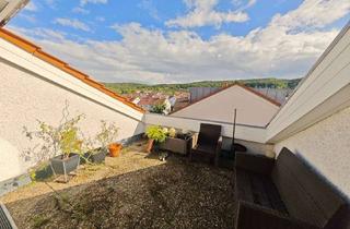 Wohnung kaufen in Feuerbacherstr. 26, 70839 Gerlingen, Helle 2-Zimmer Dachgeschosswohnung in Gerlingen mit Dachterrasse und Garage