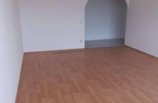 Wohnung kaufen in Carl Lepperstr. 10, 68623 Lampertheim, Charmante Etagenwohnung mit Westbalkon und Pfalzblick