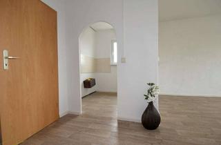 Wohnung mieten in Südstraße 35, 09337 Hohenstein-Ernstthal, Kautionsfreie 3-Raum Wohnung mit Aufzug !