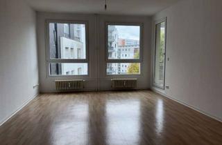 Wohnung mieten in Simon-Bolivar-Straße 15A, 13055 Alt-Hohenschönhausen, Helle Familienwohnung mit Balkon im Grünen!