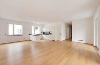 Wohnung mieten in Westenriederstraße 10, 80331 Altstadt-Lehel, Wohnen direkt am Viktualienmarkt. Großzügige Räume und viel Licht.