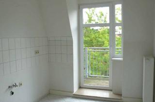 Wohnung mieten in Mötzlicher Straße 15, 06118 Ortslage Trotha, Gemütliche 3-Zimmer-Dachegeschosswohnung mit Balkon