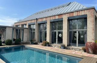 Haus kaufen in 22946 Trittau, Stilvolle ehemalige Orangerie mit modernem Wohnkomfort und parkähnlichem Grundstück