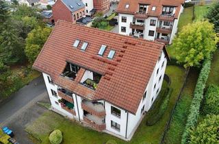 Wohnung kaufen in 08485 Lengenfeld, Kapitalanlage: Vermietete 3-Raum-Wohnung mit Balkon und Blick auf Lengenfeld!