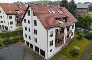 Wohnung kaufen in 08485 Lengenfeld, Kapitalanlage: Vermietete 3-Raum-Wohnung mit Balkon und Blick auf Lengenfeld!