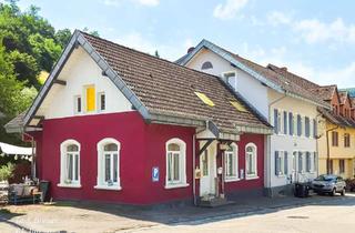 Haus kaufen in 79692 Tegernau, Liebhaberobjekt mit Seele: Altbauensemble mit vier Wohnungen und Gaststätte in Tegernau