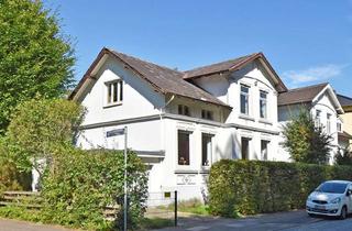 Villa kaufen in 21029 Bergedorf, Verwunschenes Kleinod in allerbester Lage: Sanierungsbedürftige Villa im Kleinformat im Villengebiet