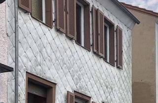 Haus kaufen in 66450 Bexbach, Renovierungsbedürftiges geräumiges Wohnhaus mit Garten