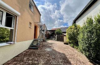 Haus kaufen in 76344 Eggenstein-Leopoldshafen, Teilsaniertes Wohnhaus (WEG) im Ortskern von Egg.-Leopoldshafen mit Hof, Carport + Gartengrundstück!