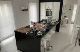 Einfamilienhaus kaufen in 74172 Neckarsulm, Energieeffizientes Einfamilienhaus (A) mit 12-m-Pool, PV-Anlage und Luxusausstattung