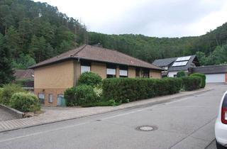 Haus kaufen in 66994 Dahn, Schöner Winkelbungalow in sehr ruhiger Lage