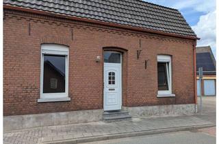 Einfamilienhaus kaufen in 47652 Weeze, Renovierungsbedürftiges Einfamilienhaus mit 5 Garagen in Weeze