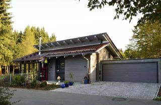 Haus kaufen in 72813 St. Johann, TRAUMHAUS aus Holz und Glas am Waldrand in einmaliger Wohnlage