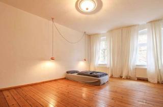 Anlageobjekt in Fehrbelliner Straße 35, 10119 Mitte (Mitte), Stilvolle Altbauwohnung mit großem Balkon in zentraler Lage von Berlin Mitte!