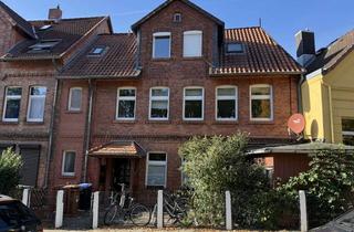 Anlageobjekt in Schnellenberger Weg 15, 21335 Lüneburg, Provisionsfrei - Vermietetes 2-Familienhaus in gefragter Wohnlage von Lüneburg -