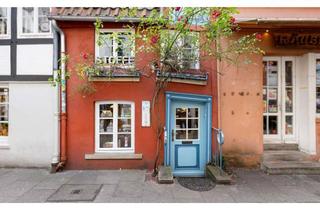 Immobilie kaufen in 28195 Altstadt, Die berühmte „schiefe blaue Tür“ – ein Stück Bremer Geschichte