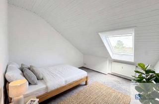 Wohnung kaufen in Konstanzer Straße 97, 78224 Singen, Lichtdurchflutetes Wohngefühl – Bezugsfreie 2,5-Zimmer-Dachgeschosswohnung in Singen