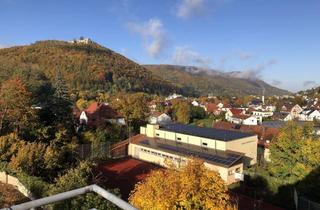 Wohnung mieten in In Der Musel 21, 72574 Bad Urach, Exklusive Maisonette Wohnung mit Dachterrasse und Panoramablick auf die Burgruine Hohenurach