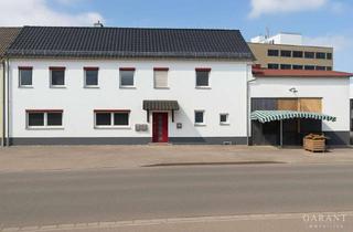 Haus kaufen in 89407 Dillingen an der Donau, Zweifamilienhaus mit zwei Hallen und zwei Garagen in gepflegtem Zustand