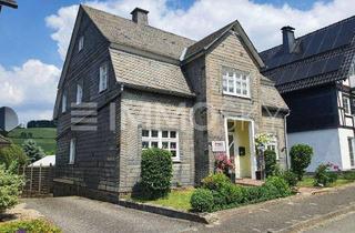 Haus kaufen in 57392 Schmallenberg, Ein Haus - riesiges Grundstück - viele Möglichkeiten