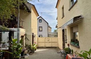 Einfamilienhaus kaufen in 56642 Kruft, Wohlfühlatmosphäre in ruhiger Lage: Einfamilienhaus mit Hof & Terrasse