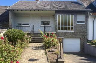 Einfamilienhaus kaufen in 56642 Kruft, Balkon, Garage, Innenhof & Scheune: Großzügiges Einfamilienhaus mit Potenzial