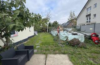 Mehrfamilienhaus kaufen in 50769 Merkenich, Premiumlage am Rhein - 3 Wohnhäuser auf großem Grundstück / Baugenehmigung für 2 Mehrfamilienhäuser