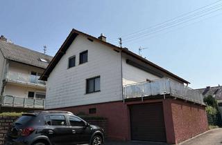 Haus kaufen in 66130 Saarbrücken, Freistehendes 1-2 Familienhaus in ruhiger Lage von Saarbrücken - Eschringen