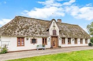 Haus kaufen in Rückenstadt, 25899 Klixbüll, Wohnen mit Geschichte, Reetdachhaus in Klixbüll - Coutagefrei!!!