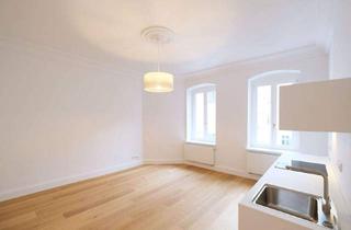 Wohnung kaufen in Rigaer Straße, 10247 Berlin, Berlin - Bezugsfreies Altbau-Pied-à-Terre im Berliner Samariterkiez
