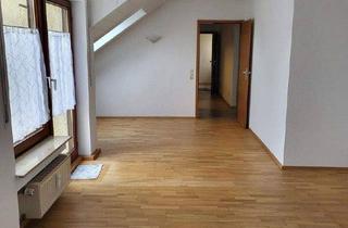 Wohnung kaufen in 73033 Göppingen, Göppingen - Schöne, großzügige DG-Wohnung in ruhiger Lage