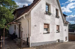 Haus kaufen in 59757 Arnsberg, Arnsberg-Müschede - Großzügiges Zweifamilienhaus in Randlage von Arnsberg-Müschede!