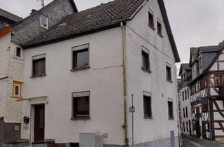 Haus kaufen in 35781 Weilburg, Weilburg - Altstadt Reihenendhaus, massiv, hell und entkernt