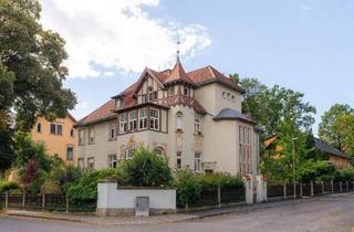 Wohnung kaufen in 01109 Dresden, Dresden - Traumlage! Rarität im Klotzscher Villenviertel mit sonnigem Balkon und gepflegtem Grundstück.