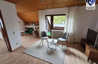 Wohnung kaufen in 73240 Wendlingen, Helle 2,5-Zimmer-Dachgeschosswohnung mit Loggia in 3-Familienhaus, Nähe S-Bahn – PROVISIONSFREI
