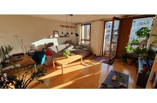 Wohnung mieten in Friedenstraße 93, 10249 Friedrichshain (Friedrichshain), 2-Zimmer-Wohnung mit Balkon, EBK und Keller im Herzen Berlins - möbliert und befristet
