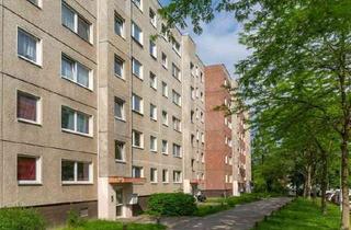 Sozialwohnungen mieten in Sanddornstr. 19, 01169 Gorbitz-Nord/Neu-Omsewitz, Top sanierte 3-Zimmer-Wohnung mit Balkon (WBS)!