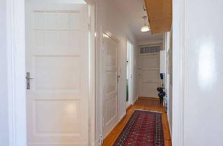 Wohnung mieten in 10629 Charlottenburg (Charlottenburg), Charmante 2-Zimmer-Altbauwohnung mit Balkon und originalen Holzdielen im Herzen von Charlottenburg