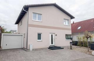 Einfamilienhaus kaufen in 63517 Rodenbach, Einziehen & wohlfühlen: Einfamilienhaus mit Terrasse, Gartenhütte, Garage