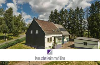 Haus kaufen in 54578 Berndorf, Berndorf: Renovierungsbedürftiges Wohnhaus mit Scheune und Garagen