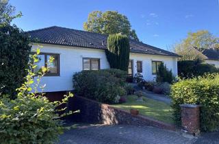 Haus kaufen in 22850 Norderstedt, Von Privat. Einzelhaus auf einem Sahnestück von Grundstück in Norderstedt/ Garstedt.