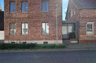 Haus kaufen in Hallesche Straße 25, 06198 Lieskau, 8-Zimmer Haus mit ca. 103 m² Wohnfläche in Lieskau