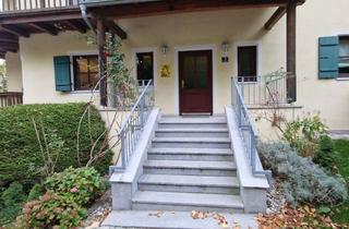 Wohnung kaufen in Wackersberger Straße, 83646 Bad Tölz, Elegante 2 Zimmer-Wohnung mit einem fantastischen Blick über Bad Tölz und umlaufenden Balkon