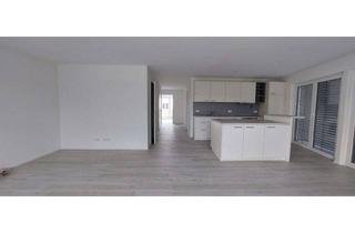 Wohnung mieten in 88400 Biberach, Exklusive 4-Zimmer-Wohnung mit gehobener Innenausstattung, EBK und Balkon in Biberach